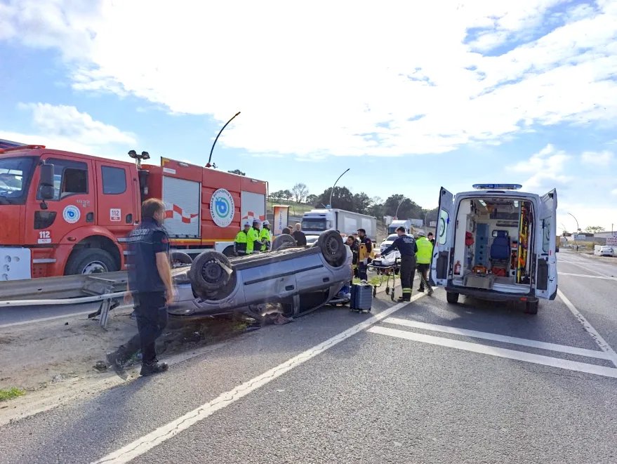 Tekirdağ’da bariyere çarparak devrilen otomobilin sürücüsü yaralandı