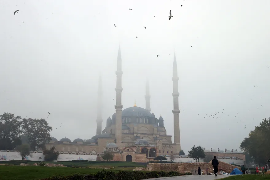 Edirne ve Tekirdağ’da sis etkili oldu