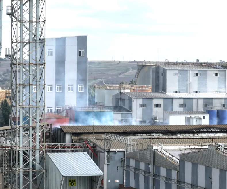 Edirne’de yağ fabrikasında patlama sonucu yangın çıktı