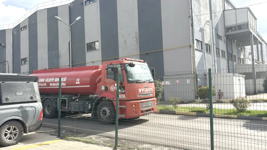 AA 20251025 39516066 39516065 EDIRNEDE YAG FABRIKASINDA PATLAMA SONUCU CIKAN YANGIN SONDURULDU - Edirne’de yağ fabrikasında patlama sonucu yangın çıktı