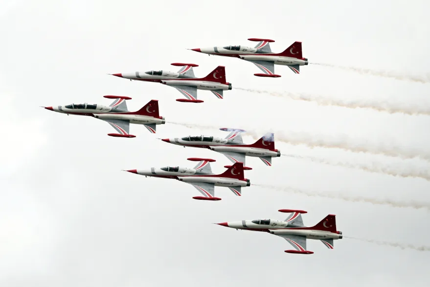 AA 20251026 39527308 39527299 TURK YILDIZLARI EDIRNE SEMALARINDA GOSTERI UCUSU YAPTI - Türk Yıldızları’nın gösterisi nefes kesti