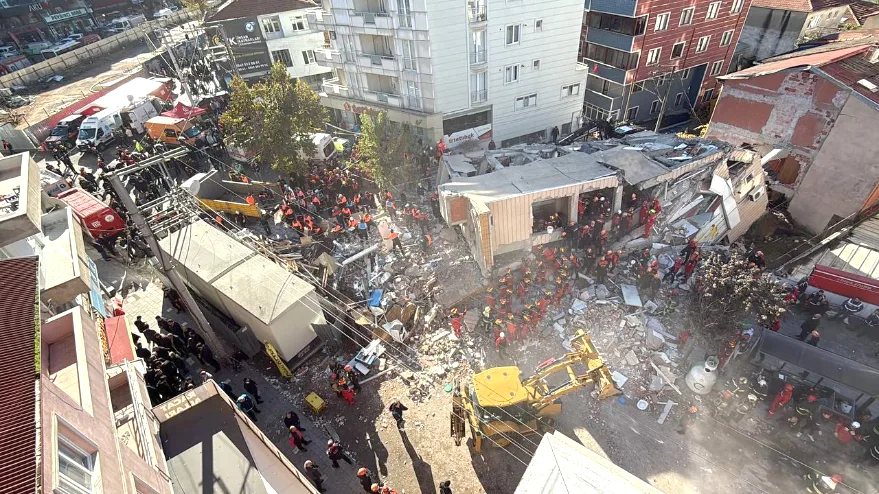 Kocaeli Gebze’de 7 katlı bina çöktü