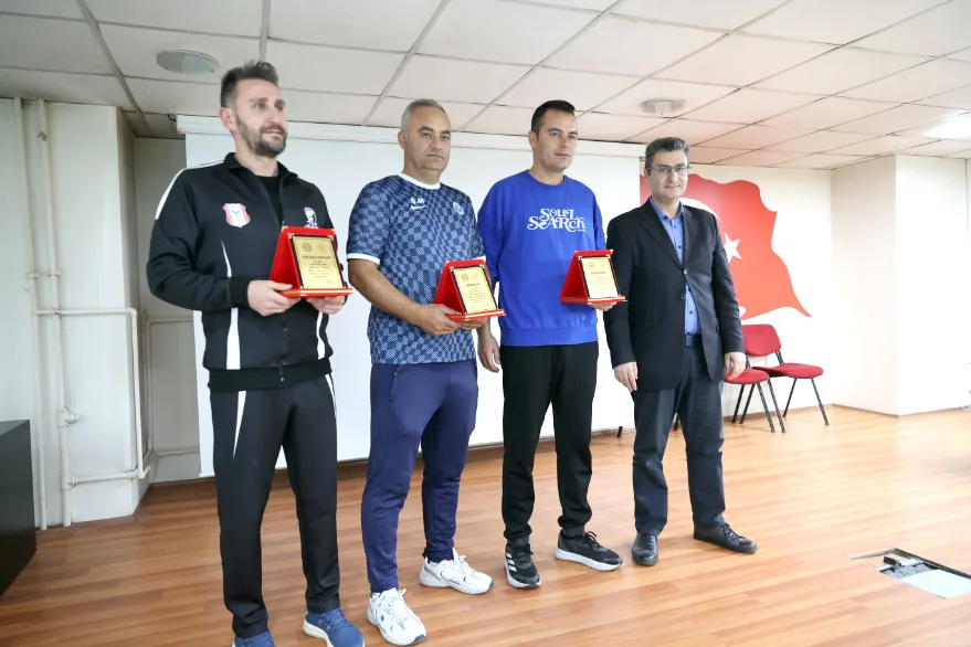 AA 20251031 39578663 39578658 EDIRNE AMATOR LIGI PLAKET TORENI DUZENLENDI - Edirne Amatör Ligi plaket töreni düzenlendi