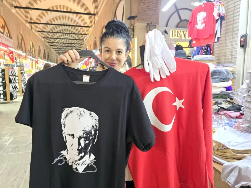 Cumhuriyet Bayramı için tişört satışları başladı