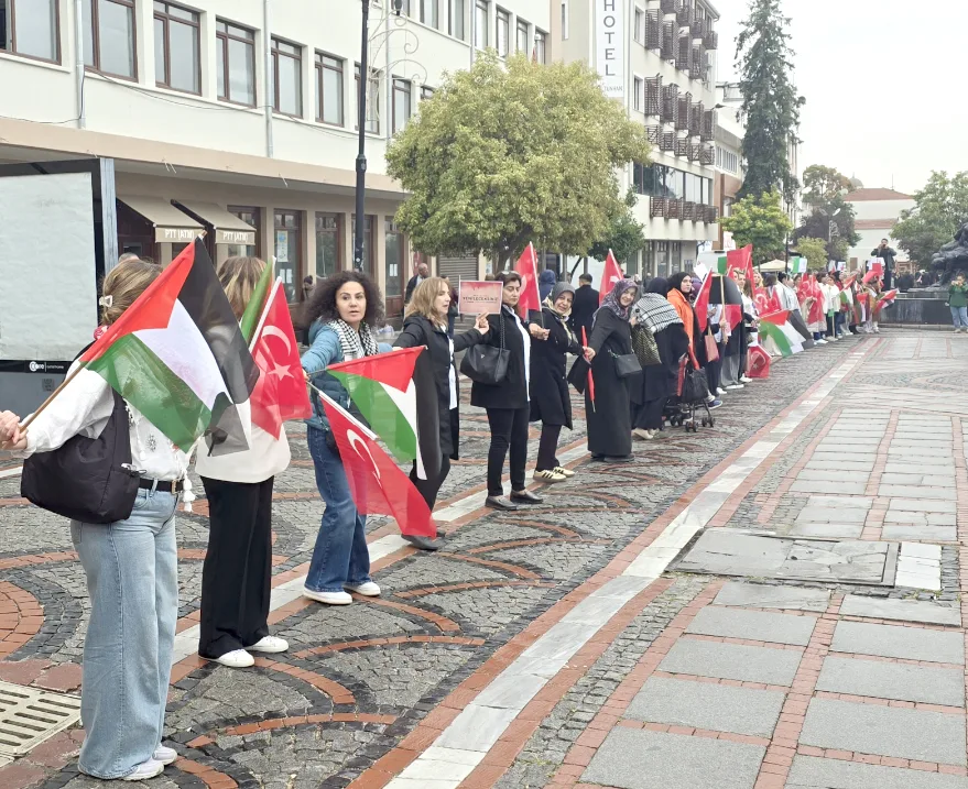Gazze için sessiz çığlık zinciri