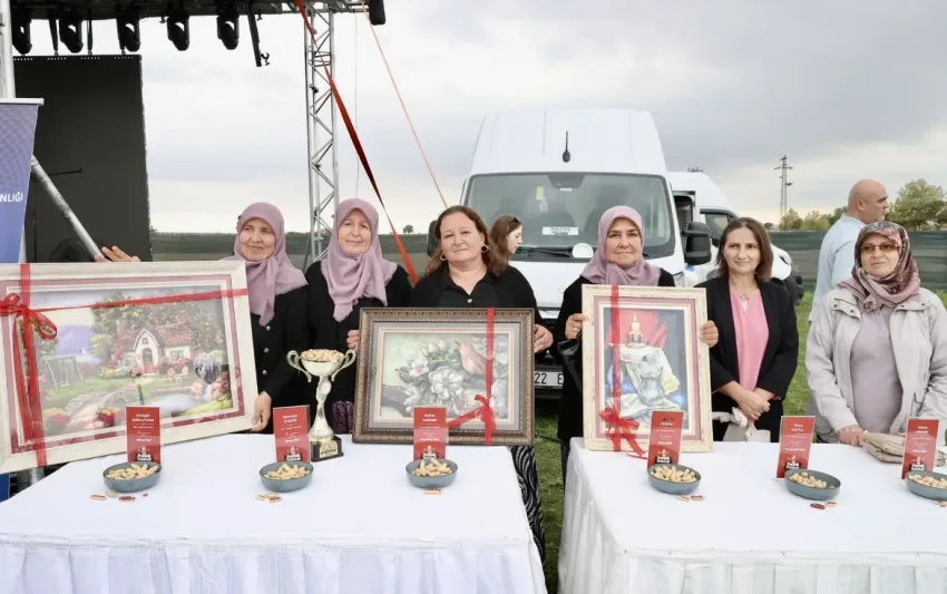 IMG 0492 e1760814924800 - Edirne’de düzenlenen fıstık festivalinde “en güzel fıstık” seçildi