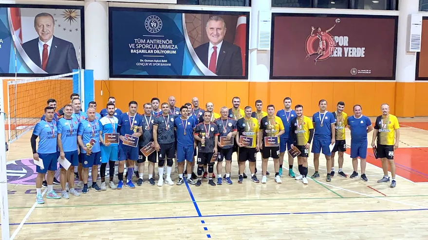 Kamu Spor Oyunlari 3 - Voleybol Ligi’nde zirve Emniyetin