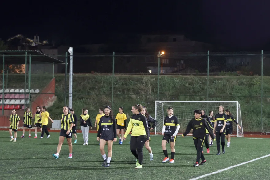 Edirne’nin kadın futbol yıldızları 3. lig için sahada