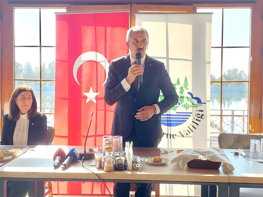 Muhtarlar Yemek 4 - Vali Sezer, muhtarlarla bir araya geldi