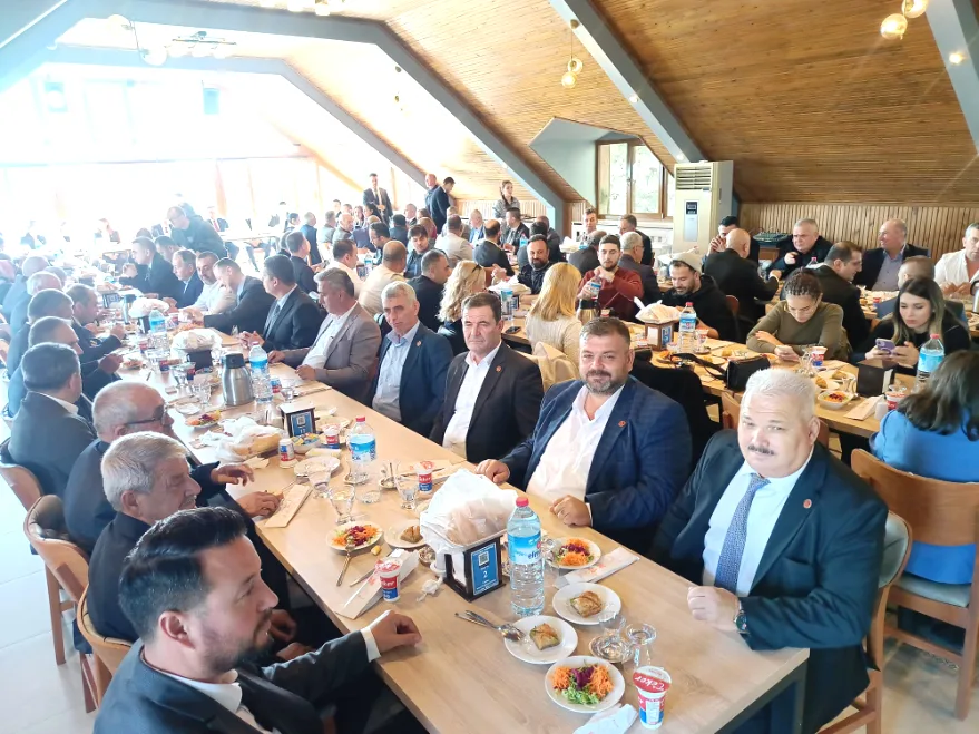 Muhtarlar Yemek 5 - Vali Sezer, muhtarlarla bir araya geldi