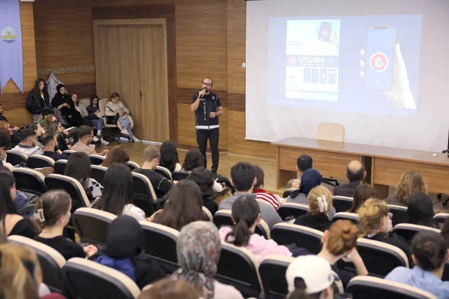 Trakya Üniversitesinde “Narko Gençlik Eğitimi” düzenlendi