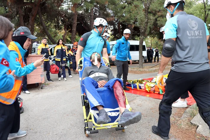 Afet saglik tatbikati 3 - Kırklareli’nde deprem senaryolu afet sağlık tatbikatı gerçekleştirildi