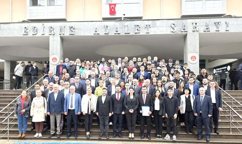 Başkan Akgüngör mazbatasını aldı