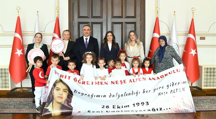 Tekirdağ’da anaokulu öğrencileri Vali Soytürk’ü ziyaret etti