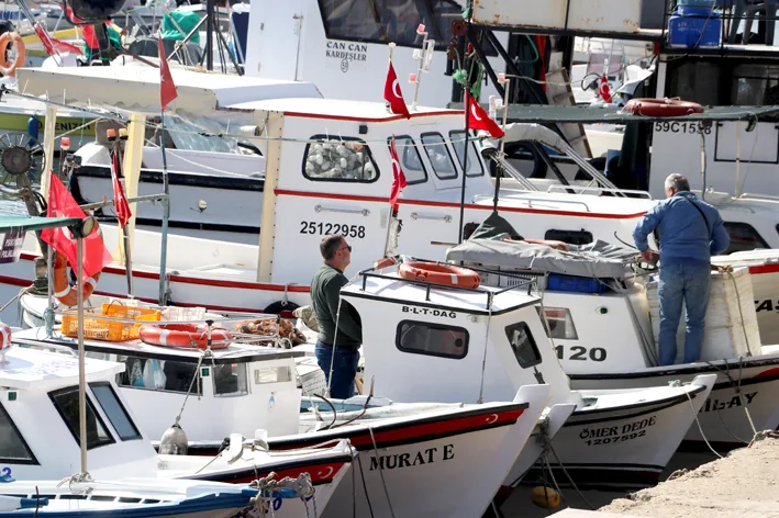 Balikcilik meslegii 3 - Tekirdağlı balıkçılar havanın ve deniz suyunun soğumasını bekliyor