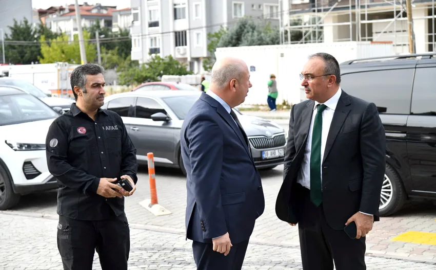Tekirdağ Valisi Soytürk, depremin ardından Marmaraereğlisi’nde incelemelerde bulundu