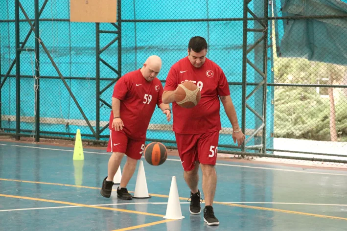 Down sendromlular basketbol 2 - Tekirdağ’da “özel bireyler” fiziksel ve sosyal gelişimlerini basketbolla arttırıyor