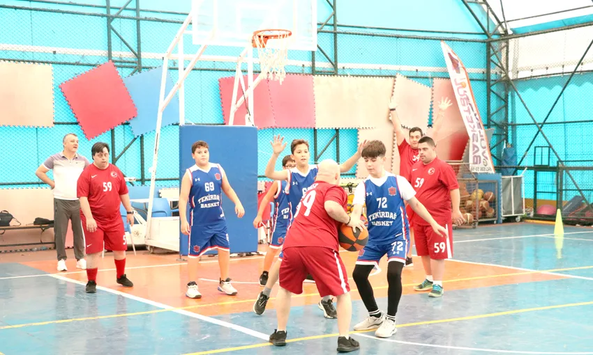 Tekirdağ’da “özel bireyler” fiziksel ve sosyal gelişimlerini basketbolla arttırıyor