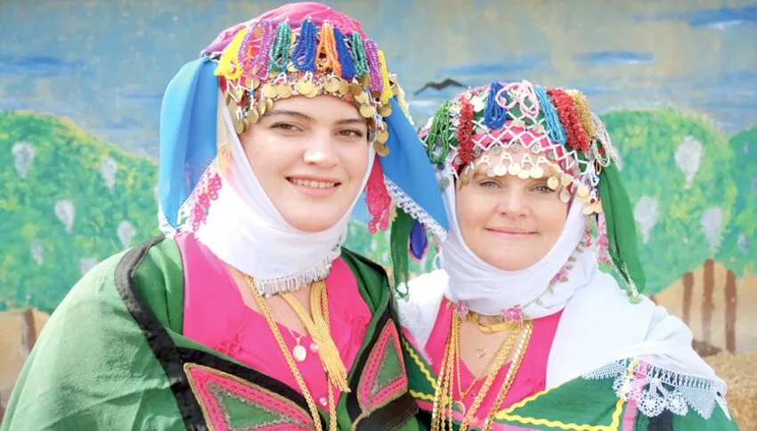 Kırklareli’nde “gelin başı çatma” geleneği canlandırıldı