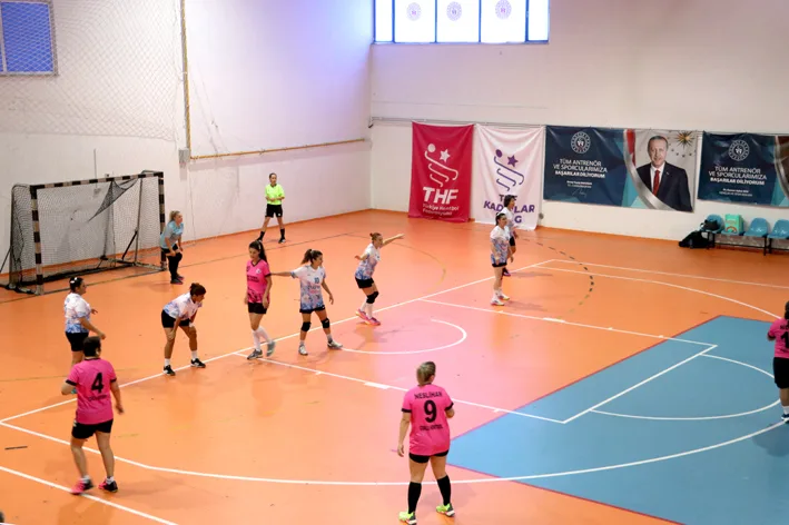 Hentbol 2 - Tekirdağ’da, Cumhuriyet Kadınları Hentbol Turnuvası yapıldı