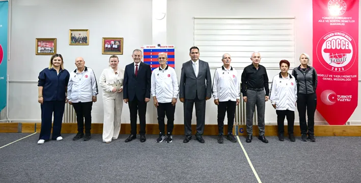 Huzurevi bocce 2 - Kırklareli’nde huzurevi sakinleri ile protokol üyeleri bocce maçı yaptı