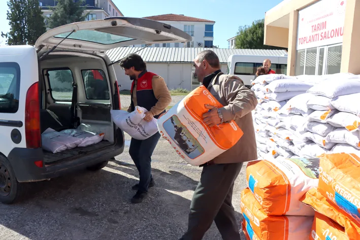Kaba yem tohumu dagitimi 3 - Kırklareli’nde çiftçilere kuraklığa dayanıklı kaba yem tohumu dağıtıldı