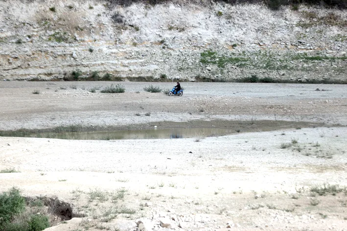 Kazandere kurudu 3 - İstanbul’a su sağlayan Kazandere Barajı kuruma noktasına geldi