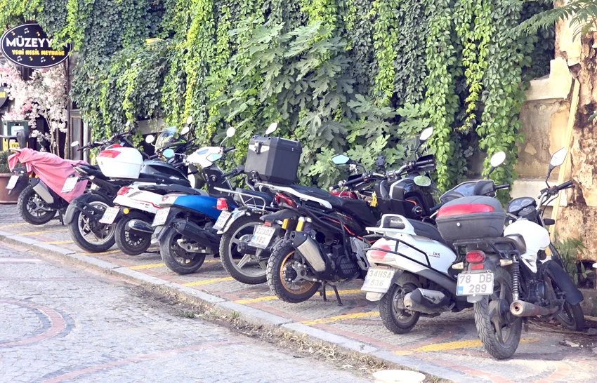 Motosiklet - Edirne’nin bozuk yolları motosikletlilerin kabusu oldu