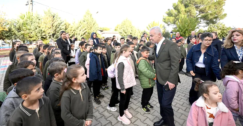 Kırklareli’nde Dünya Gıda Günü dolayısıyla öğrencilere süt ikram edildi