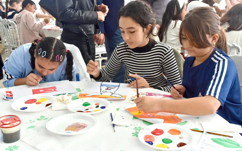 Tekirdağ’da “Cumhuriyet ve Atatürk için fırçanı al gel” etkinliği düzenlendi