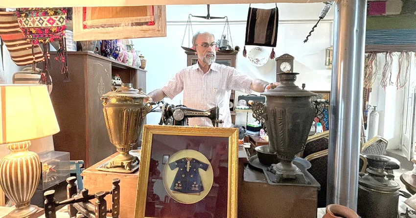 Kahvehanesini çocukluk hayali olan antikacıya dönüştürdü