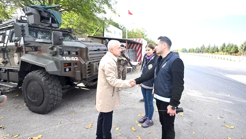 Kırklareli Valisi Turan, yol kontrol noktalarında incelemede bulundu