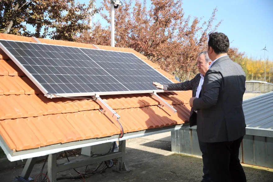 Kiremit çatı, güneş panellerinde yüzde 6 daha fazla verim sağlıyor
