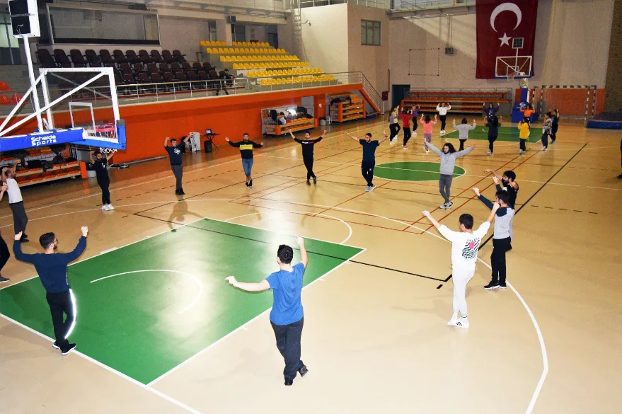 Tekirdağ NKÜ’de ücretsiz sportif kurslar devam ediyor