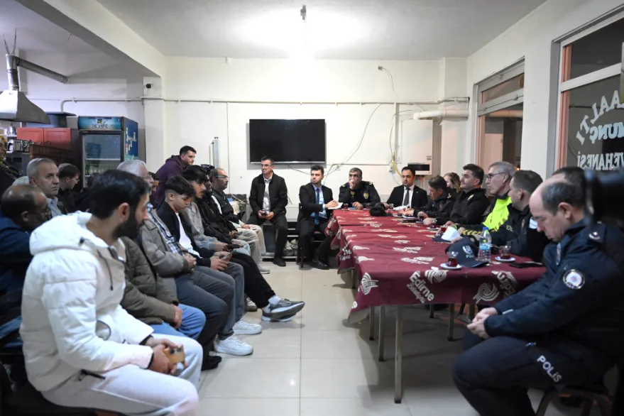 Emniyet Müdürü Ayhan, Yıldırım Beyazıt Mahallesi sakinleriyle bir araya geldi