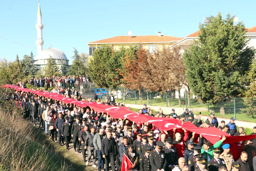 AA 20251114 39706437 39706436 TURKIYE SEHITLERINI UGURLUYOR - Tekirdağ şehidini son yolculuğuna uğurladı