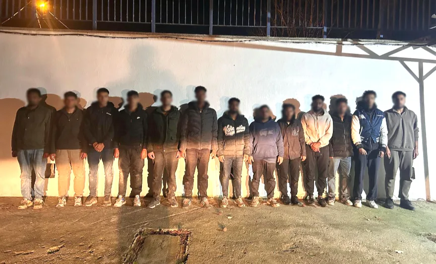 16 düzensiz göçmen yakalandı