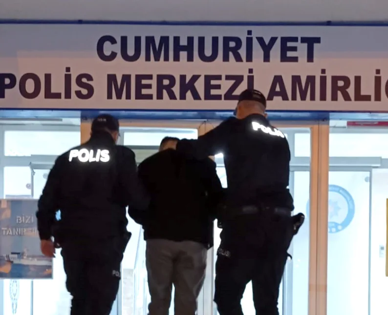 Tekirdağ’da fabrikadan bakır kablo çaldığı iddia edilen 4 zanlı tutuklandı