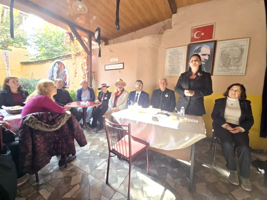 ADD Ataturk Anma 2 - ADD Edirne Şubesi, Atatürk’ü sevdiği tatlarla andı