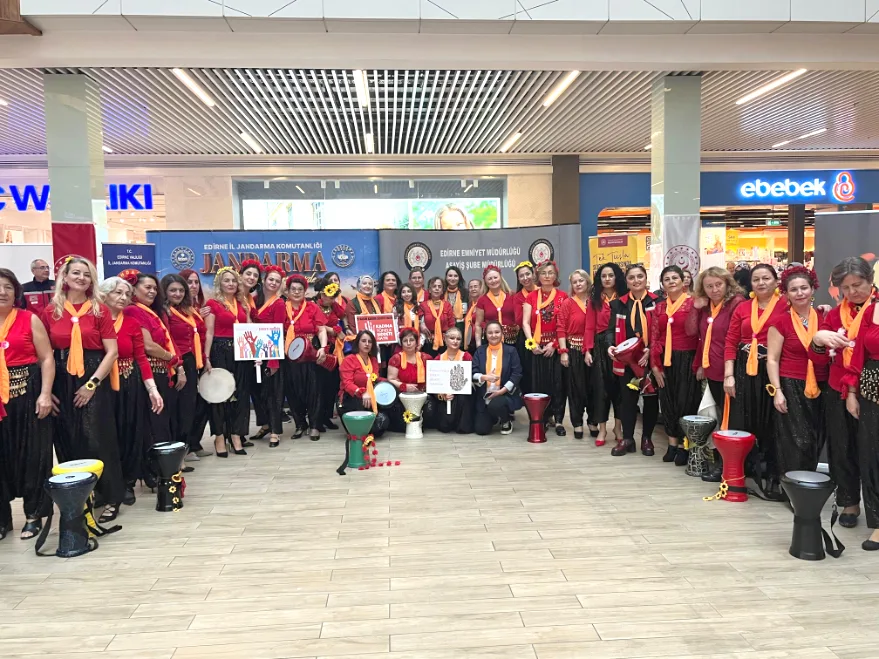 AVM Etkinlik 4 - Edirne’de kadına şiddetle mücadele için kurumlar AVM’de buluştu