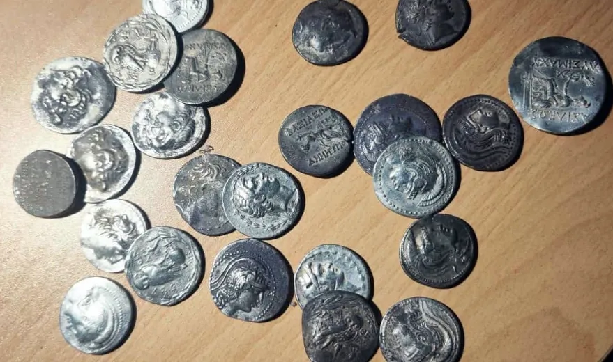 Antik Sikke 2 - Bulgaristan sınırında Türk plakalı araçta 71 antik sikke yakalandı