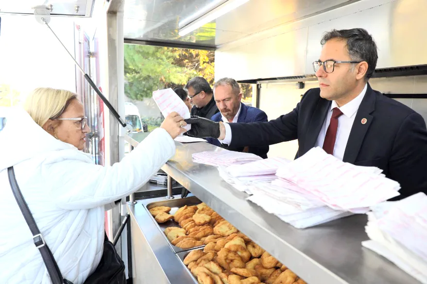 Belediyeden şehitlerimiz için hayır lokması ikramı