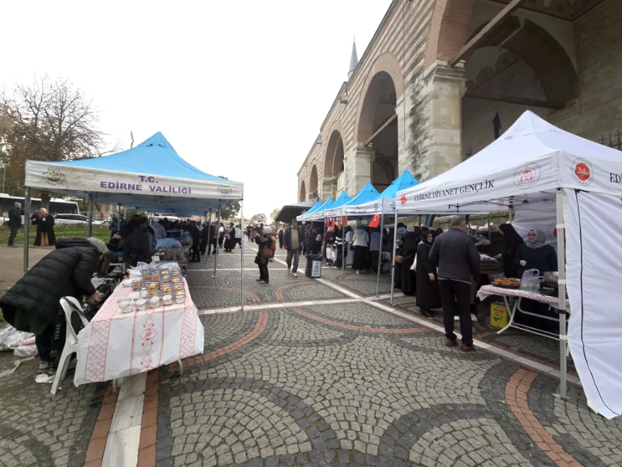 Egitim Gazze Kermes 3 - Edirne eğitim camiası kermesle Gazze için tek yürek oldu
