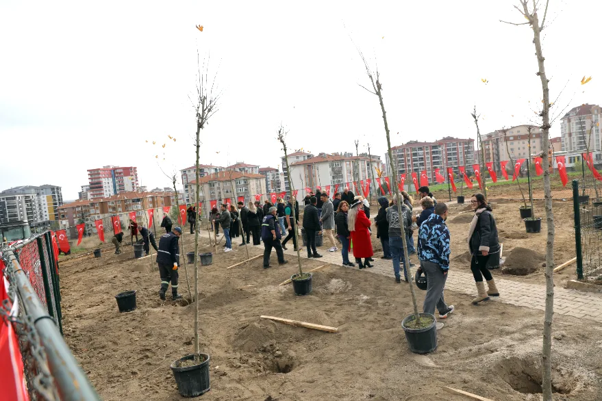 Evrim ve Atakan’ın anısına fidanlar toprakla buluştu