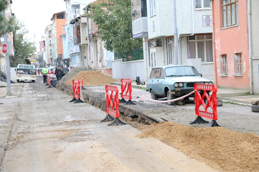 Gencan Kaleici Altyapi 2 - Edirne’de su kayıplarına karşı Kaleiçi’nde altyapı yenileniyor