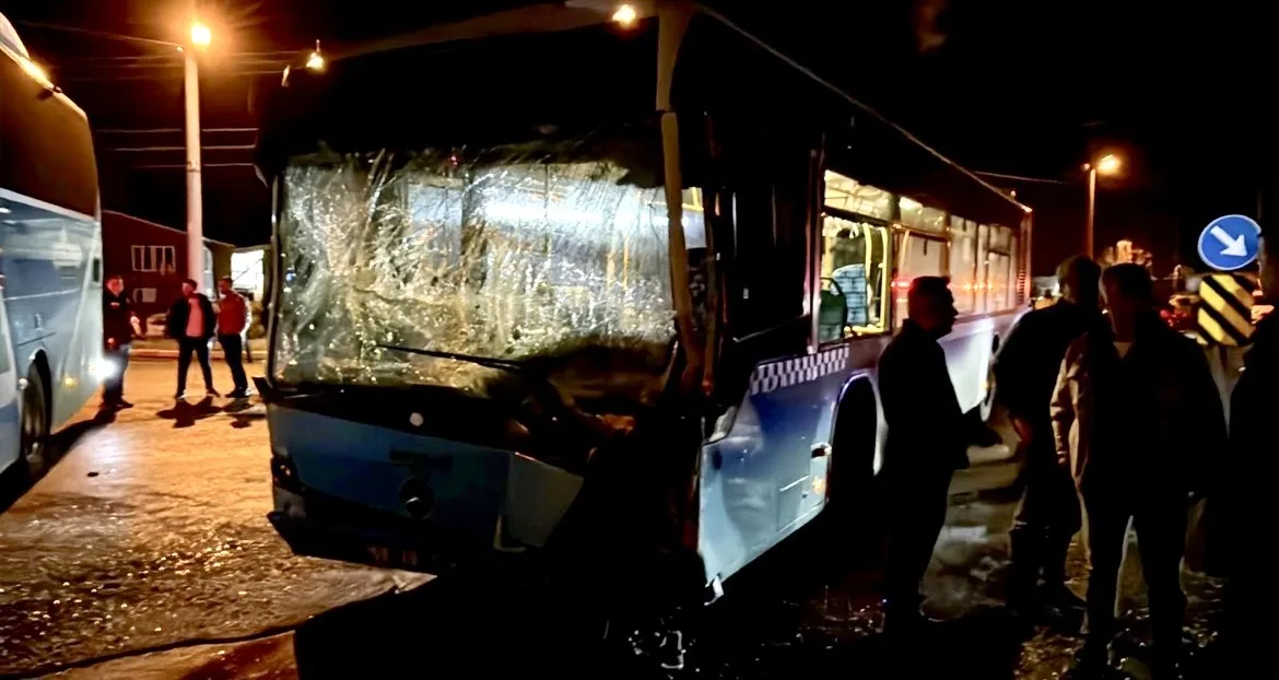 Tekirdağ’da 2 otobüsün karıştığı kazada 9 kişi yaralandı