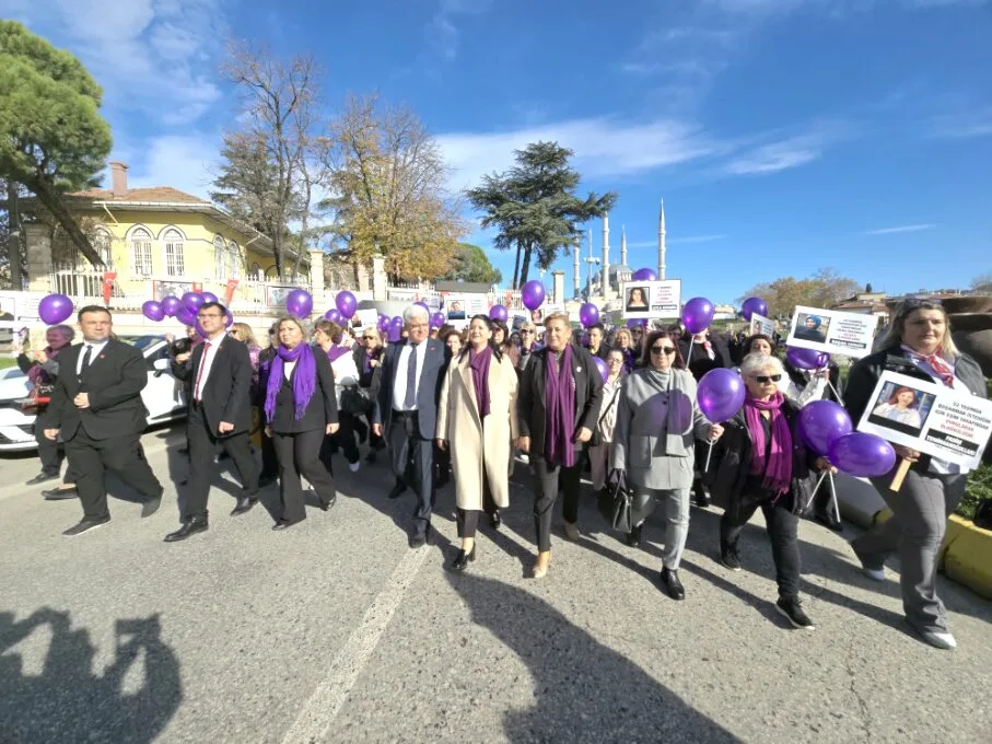 Edirneli kadınlar yürüyüşüyle şiddete karşı seslerini yükseltti
