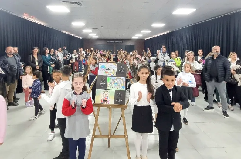 Ogrenciler Resim 2 - Edirne’de ilkokul öğrencilerinin resim sergisi sanatseverlerle buluştu