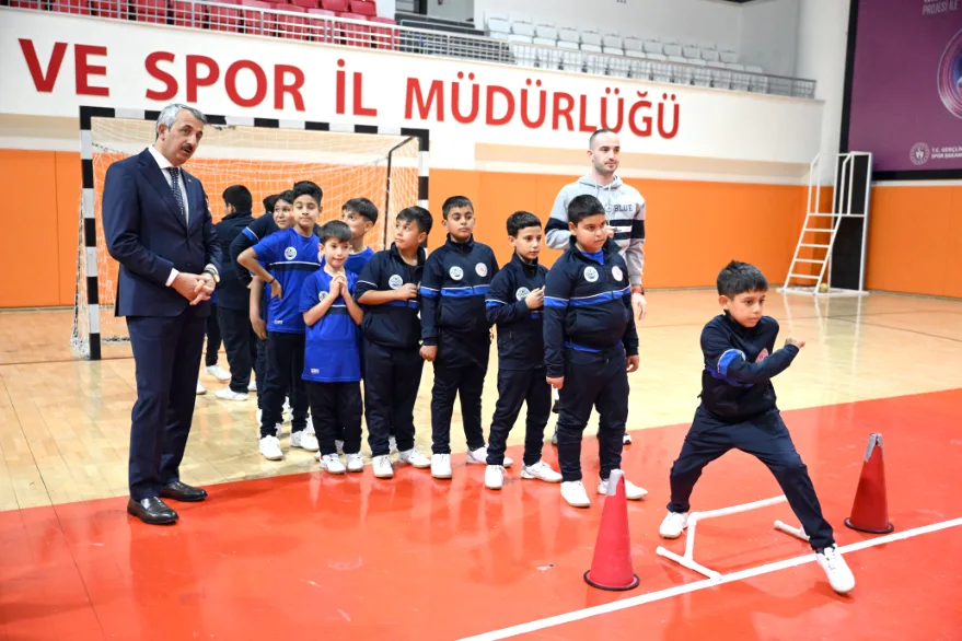 Okuldan Spora 2 - Edirne’de 14 bin çocuk Valiliğin projeleriyle sporla buluştu