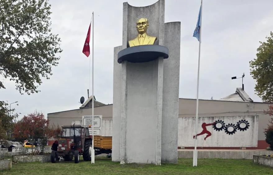 Sanayi sitesinden Atatürk’e saygı